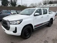 Used Toyota HiLux Active 150 HP (110 kW) 2023 White Pickup
