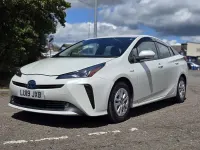 Used Toyota Prius 122 HP (89 kW) 2019 White Hatchback