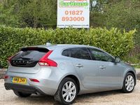 Usado Volvo V40 Inscription 150 HP (110 kW) 2018 Prateado Citadino
