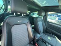 Begagnad VW Passat R-line 150 HK (110 kW) 2017 Vit Sedan