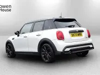 Begagnad Mini Cooper Exclusive 136 HK (100 kW) 2023 Vit Halvkombi