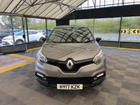Used Renault Captur Dynamique 90 HP (66 kW) 2017 Grey and black SUV