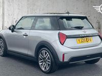 Usado Mini Cooper Hatch 113 kW (154 HP) 2025 Prateado Citadino