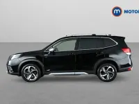Usado Subaru Forester Premium 150 HP (110 kW) 2024 Preto SUV