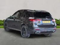 Usado Mercedes GLC300e Urban 2025 Gris Familiar