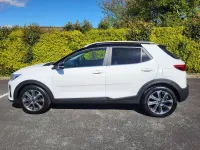 Gebraucht Kia Stonic 118 PS (86 kW) 2023 Weiß SUV