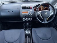 Second-hand Honda Jazz SE 82 CP (60 kW) 2008 Gri Hatchback