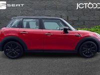 Begagnad Mini Cooper Exclusive 134 HK (98 kW) 2022 Röd Halvkombi