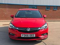 Second-hand Vauxhall Astra SRi 2016 Roșu Hatchback
