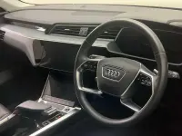Usado Audi e-tron Advanced 230 kW (313 HP) 2022 Preto SUV