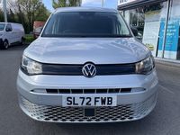 Usado VW Caddy S 102 HP (75 kW) 2023 Prateado Monovolume