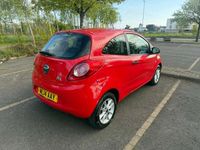 Usado Ford Ka Studio 69 HP (50 kW) 2014 Vermelho Citadino