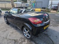 used Vauxhall Tigra EXCLUSIV 16V RED