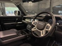 Usado Land Rover Defender S 250 HP (183 kW) 2023 Preto SUV