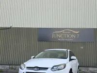 Used Ford Focus Zetec 125 HP (91 kW) 2011 White Hatchback