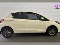 Used Toyota Yaris Hybrid 99 HP (72 kW) 2020 White Hatchback