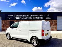 Gebraucht Vauxhall Vivaro 120 PS (88 kW) 2020 Weiß Van / Kleinbus