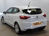 Used Renault Clio IV Play 100 HP (73 kW) 2019 White Hatchback