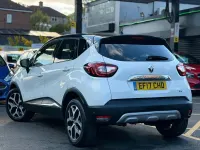Used Renault Captur Signature 120 HP (88 kW) 2017 White/black SUV