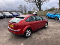 Begagnad Ford Focus Zetec 2008 Röd Halvkombi