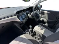Usado Vauxhall Corsa Design Edition 75 CV (55 kW) 2024 Rojo Utilitario