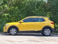 Used Kia Stonic 99 HP (72 kW) 2023 Yellow SUV