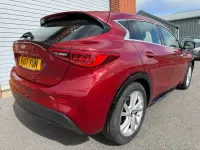 Used Infiniti Q30 109 HP (80 kW) 2017 Red Hatchback