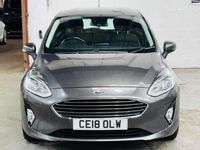 Used Ford Fiesta Zetec 100 HP (73 kW) 2018 Grey Hatchback