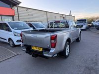 Used Isuzu D-Max 163 HP (119 kW) 2021 Silver Pickup