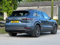 Used Porsche Cayenne 440 HP (323 kW) 2018 Blue SUV