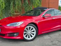 Used Tesla Model S 386 kW (525 HP) 2019 Red Hatchback