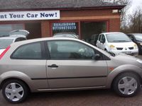 Used Ford Fiesta Zetec 80 HP (58 kW) 2004 Silver Hatchback