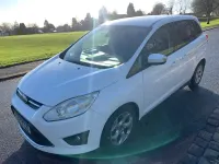 Used Ford Grand C-Max Zetec 125 HP (91 kW) 2013 White MPV