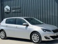 Begagnad Peugeot 308 Allure 120 HK (88 kW) 2017 Silver Halvkombi