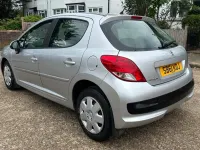 Used Peugeot 207 Active 95 HP (69 kW) 2011 Silver Hatchback