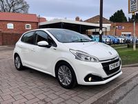Used Peugeot 208 Signature Sky 2018 White Hatchback