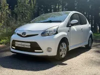 Used Toyota Aygo 68 HP (50 kW) 2012 White Hatchback