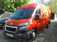 Begagnad Peugeot Boxer 110 HK (80 kW) 2015 Röd Van