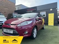 Usado Ford Fiesta Zetec 82 HP (60 kW) 2009 Vermelho Citadino