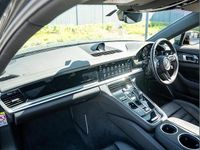 Usado Porsche Panamera Platinum Edition 456 HP (335 kW) 2023 Verde Citadino