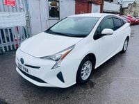 Used Toyota Prius 2017 White Hatchback