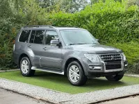 Used Mitsubishi Shogun 187 HP (137 kW) 2016 Grey SUV