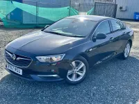 Second-hand Vauxhall Insignia 2017 Negru Hatchback