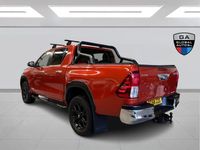 Używany Toyota HiLux 150 KM (110 kW) 2019 Pomarańczowy Pickup