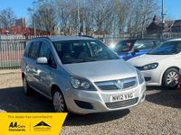 Second-hand Vauxhall Zafira 115 CP (84 kW) 2012 Argintiu Monovolum