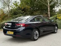 Used Vauxhall Insignia Design Edition 136 HP (100 kW) 2018 Blue Hatchback