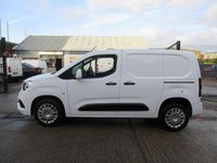 Second-hand Vauxhall Combo Sportive 100 CP (73 kW) 2021 Alb Van