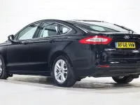 Käytetty Ford Mondeo Zetec 150 HP (110 kW) 2018 Musta Viistoperä