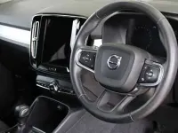 Second-hand Volvo XC40 Momentum 163 CP (119 kW) 2022 SUV