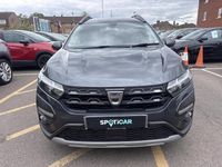 Usado Dacia Jogger Comfort 108 HP (79 kW) 2023 Castanho Monovolume